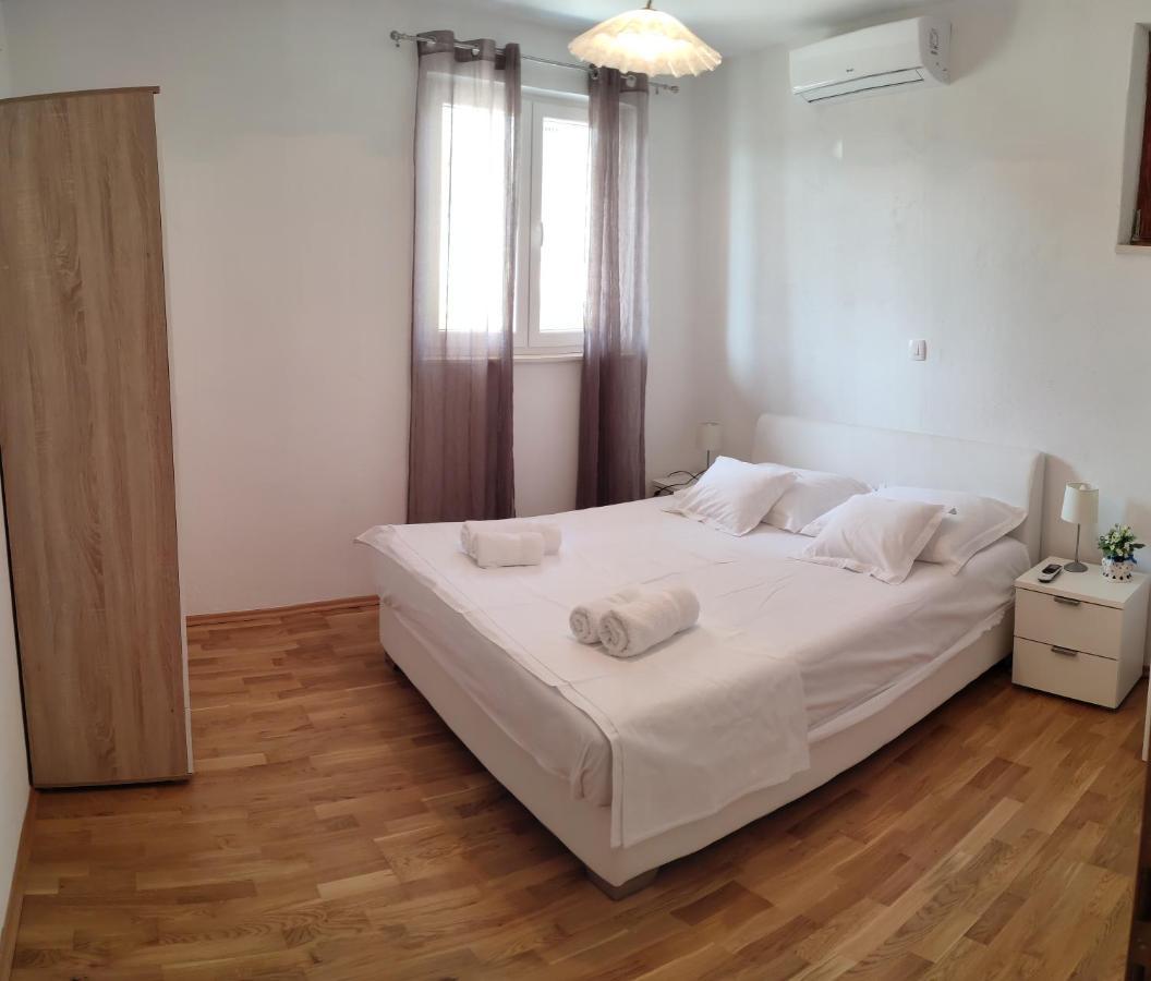 Apartments Villa Anna Podstrana Bagian luar foto